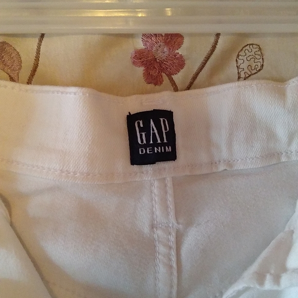 White Gap jean shorts - Picture 3 of 4